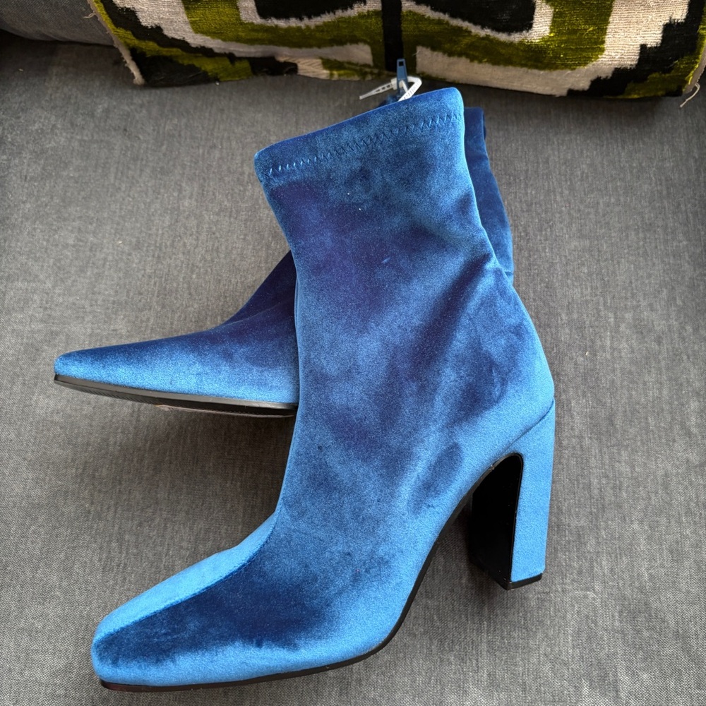 NWOB Steve Madden Whimsigoth Goth Velvet Vinka Square Toe Ankle Boots Blue sz 7 - Picture 4 of 8